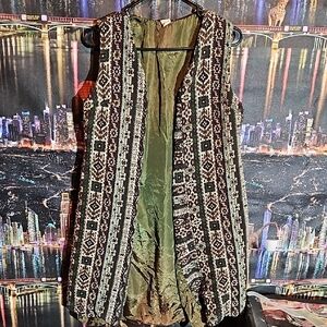 Embroidered Sleeveless Vest - Black and White